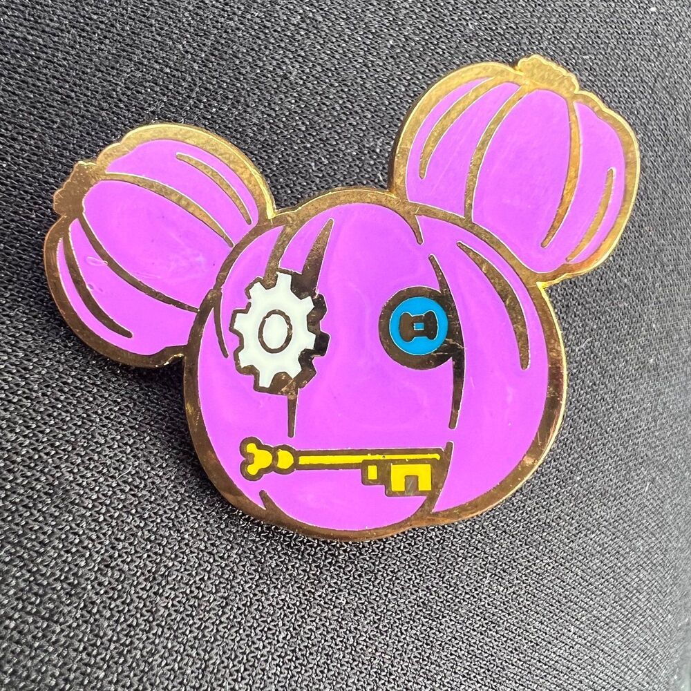 Disney pin, Disneyland Hong Kong, Mickey Pumpkin Steampunk clock design